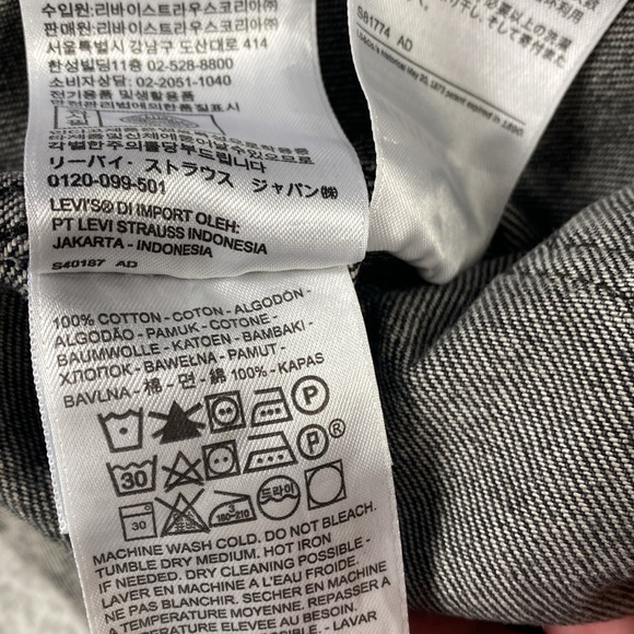 Levi’s cropped denim trucker jacket faded black size 2 edgy streetwear - Picture 10 of 10